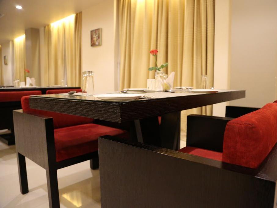 Hotel Sara Regency Kumbakonam Exterior foto