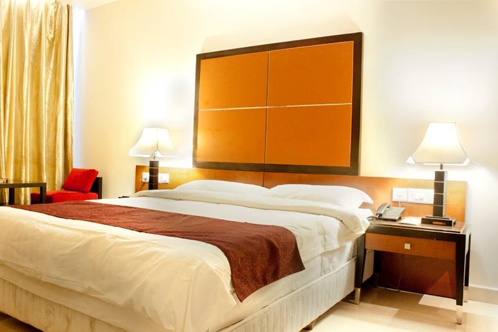 Hotel Sara Regency Kumbakonam Exterior foto