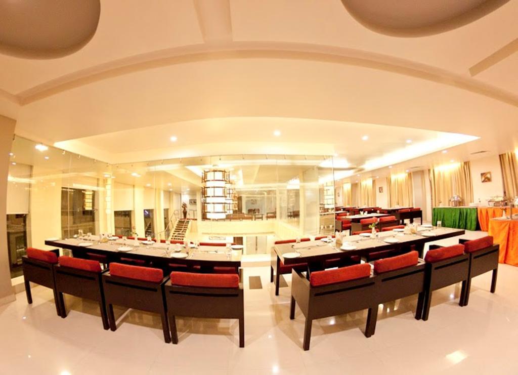 Hotel Sara Regency Kumbakonam Exterior foto