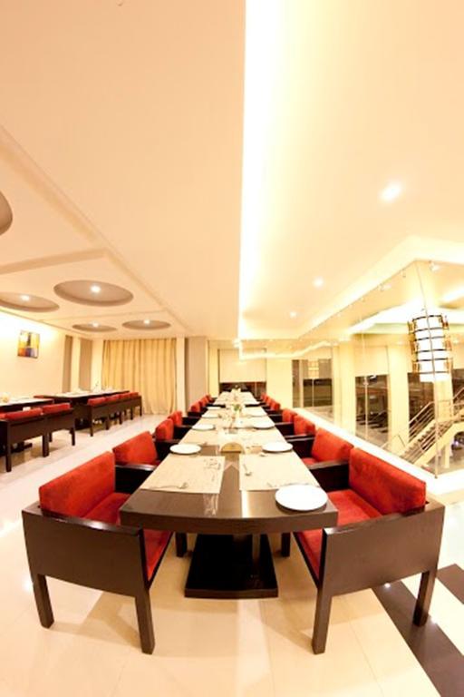 Hotel Sara Regency Kumbakonam Exterior foto