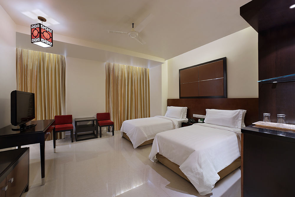Hotel Sara Regency Kumbakonam Exterior foto