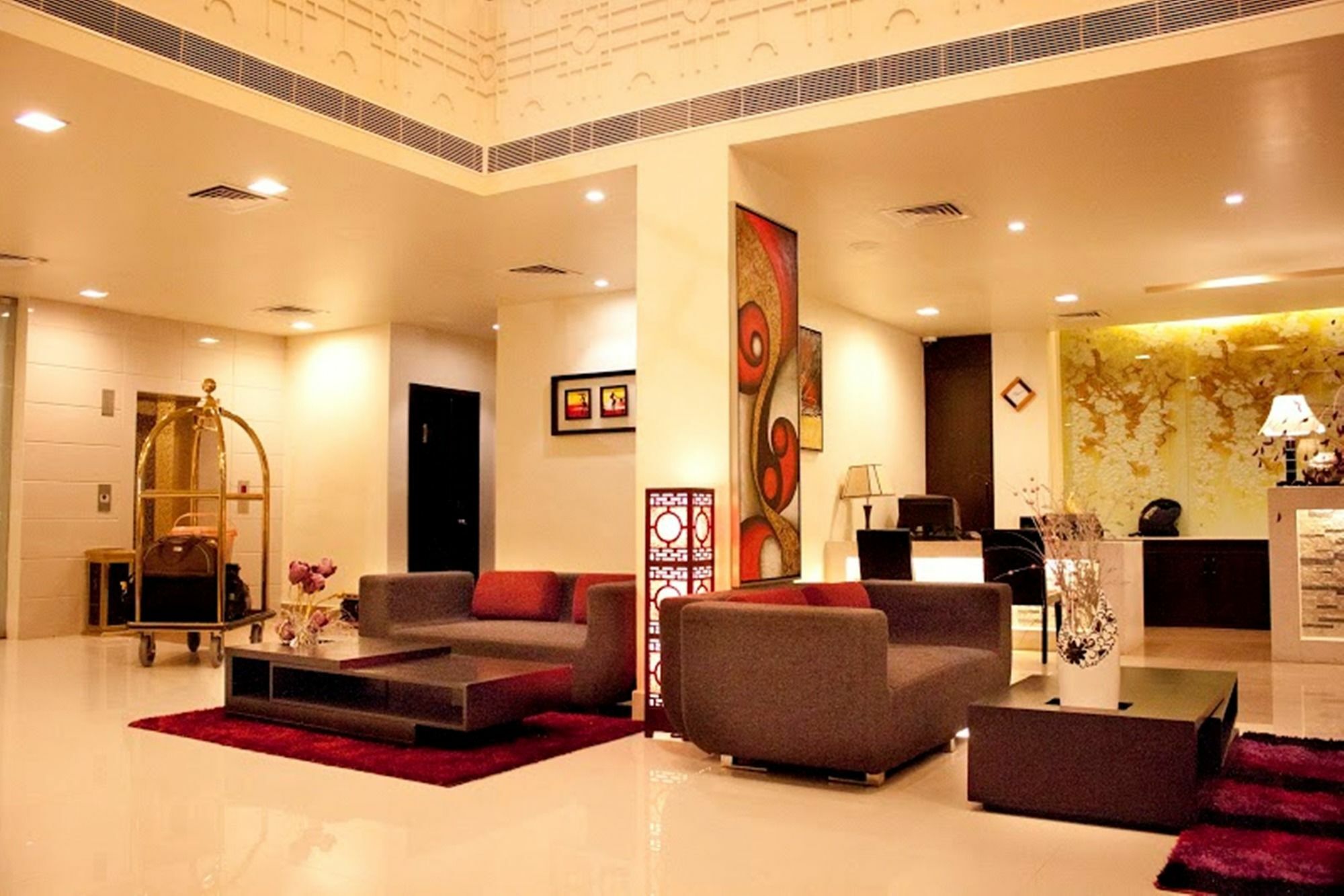 Hotel Sara Regency Kumbakonam Exterior foto